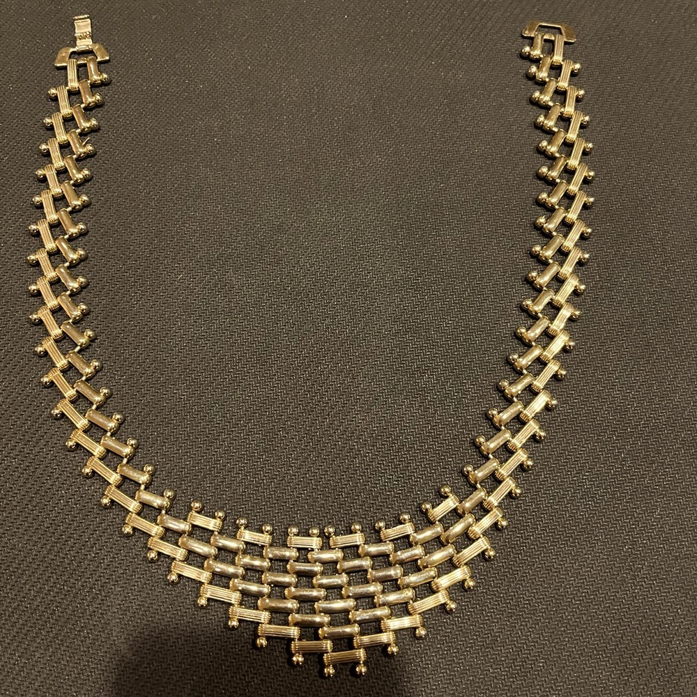 Elegant Gold and Silver Women's Necklace